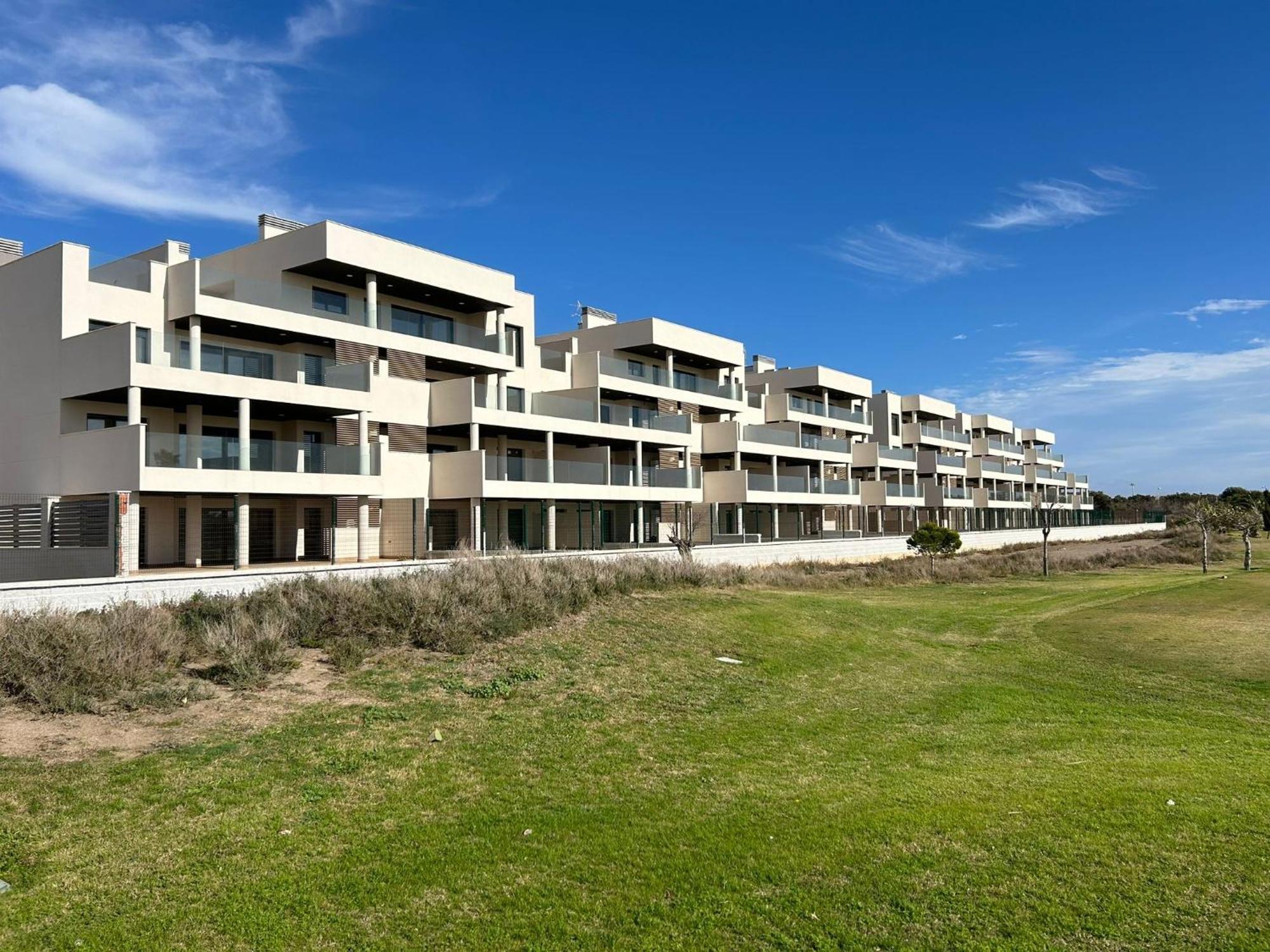 Atico Toyo Golf Apartment *